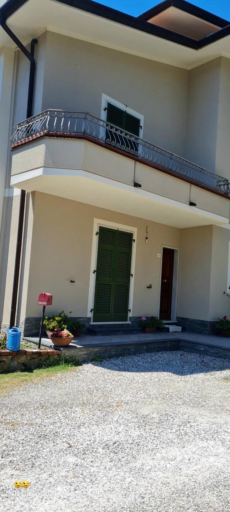 Casa Vacanza Da Menan Кастельнуово-ди-Магра Экстерьер фото
